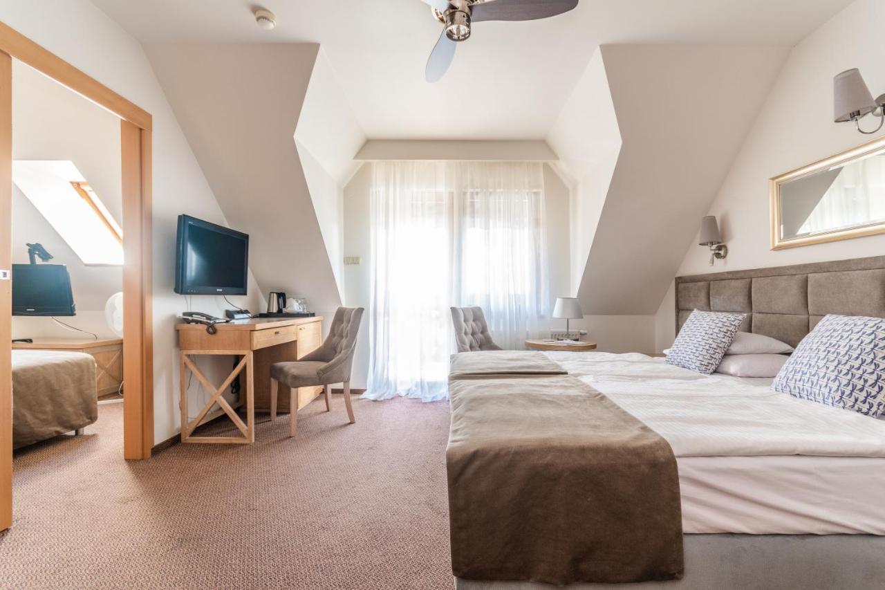 Hotel Kahlberg Krynica Morska Extérieur photo