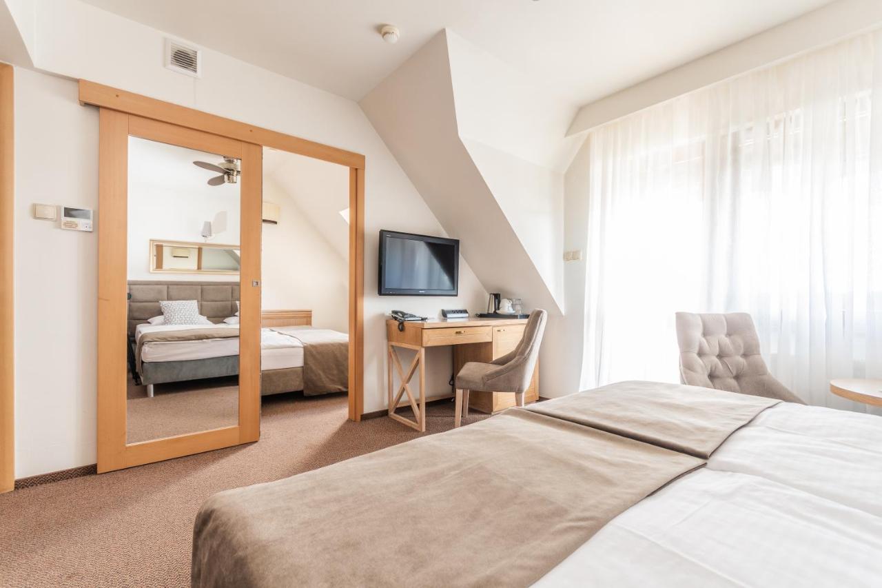 Hotel Kahlberg Krynica Morska Extérieur photo